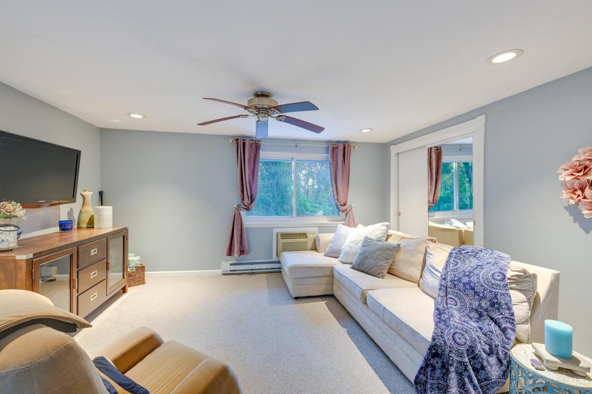 Cozy Dix Hills Apt With Deck About 7 Mi To Beach! Luaran gambar