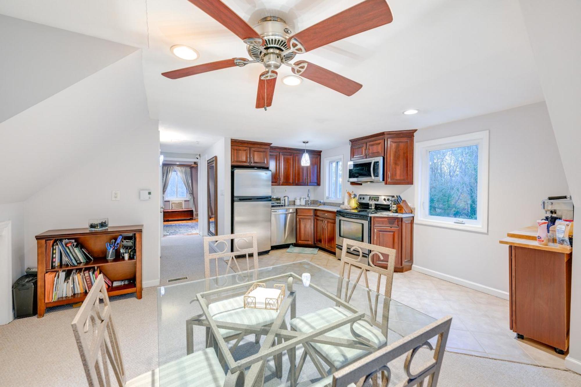 Cozy Dix Hills Apt With Deck About 7 Mi To Beach! Luaran gambar
