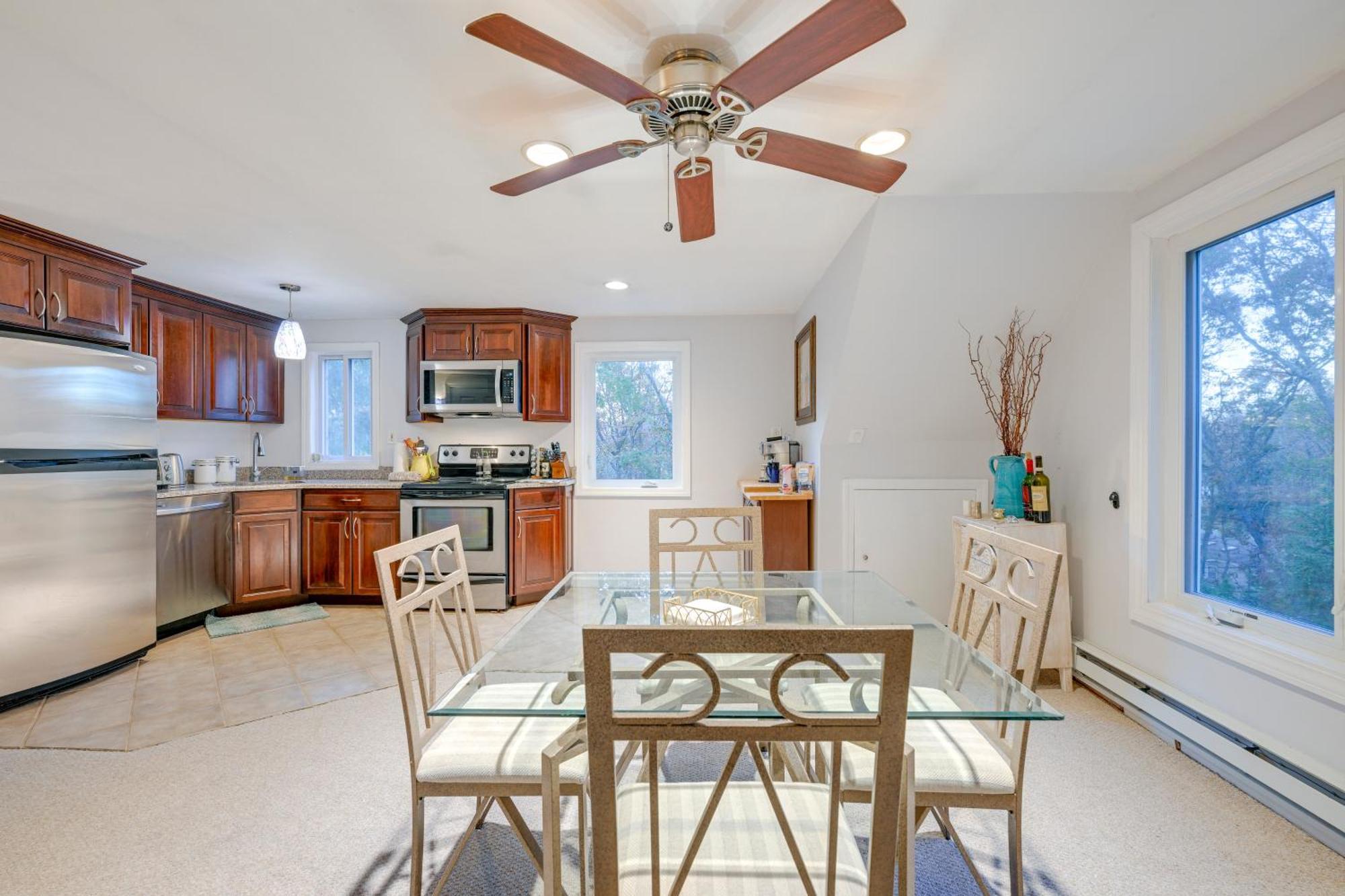 Cozy Dix Hills Apt With Deck About 7 Mi To Beach! Luaran gambar